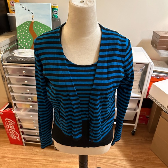 Akris Punto wool tank top cardigan set. Willing to sell together or separately - Picture 10 of 11